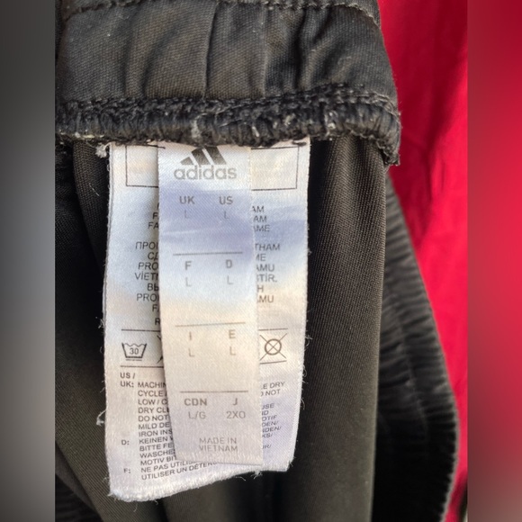 Adidas shorts - Picture 3 of 3